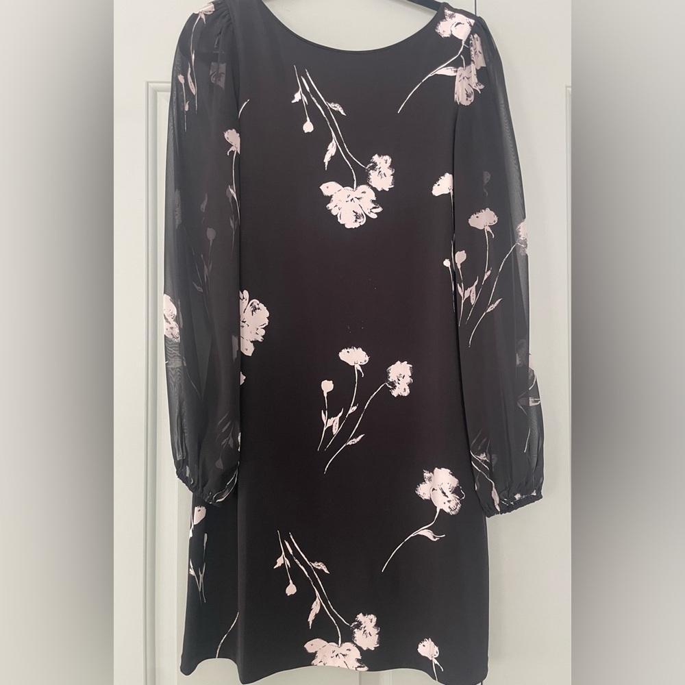 Floral dress with sheer sleeves